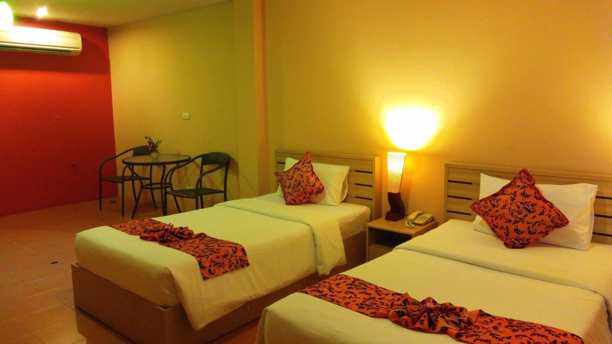 Blue Ocean Studio Patong Exterior foto